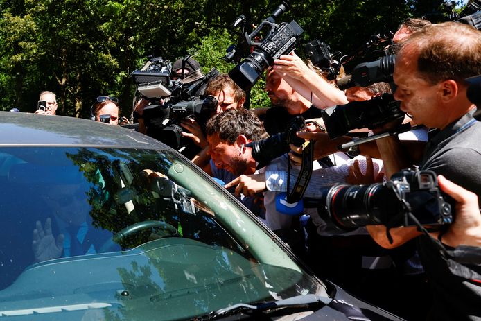 Heaps of correspondents were already waiting for Rota at Huis ten Bosch.