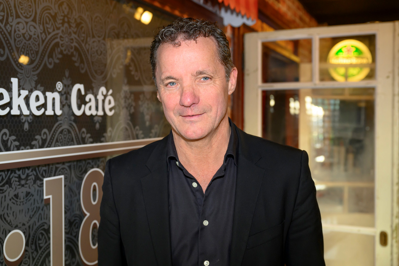 John deelt droevig nieuws en Expeditie Robinsonster stapt in