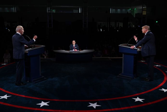 Biden en Trump stonden tijdens het eerste debat op slechts enkele meters afstand van elkaar.