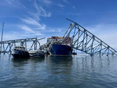 Un premier couloir de navigation ouvert parmi les décombres du pont effondré à Baltimore