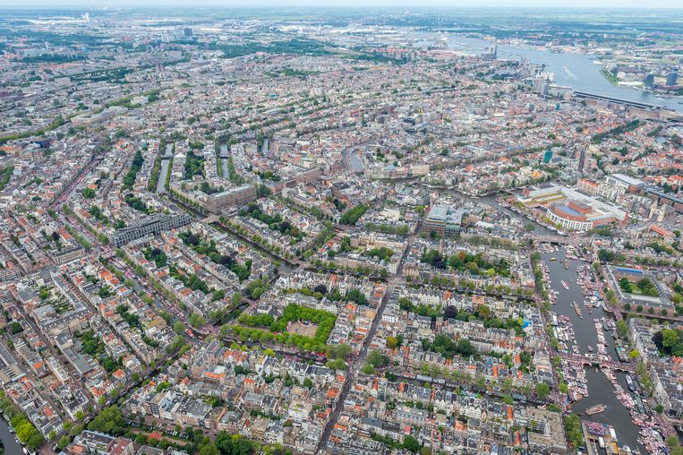 Amsterdam zakt weer op ranglijst duurste steden ter wereld