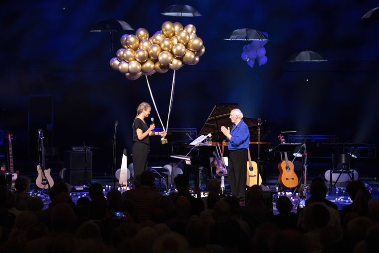 Herman van Veen breekt record Toon Hermans: 561 shows in Carré