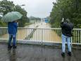 Snelweg A79 ter hoogte van Heerlen was volledig afgesloten vanwege hevige regenval in Limburg. Het KNMI heeft voor Zuid-Limburg code oranje afgekondigd.