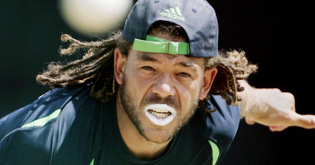 Australische cricketgrootheid overleden na auto-ongeluk.