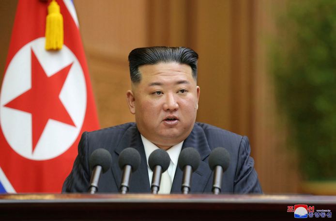 Kim Jong-un tijdens zijn speech in het parlement.