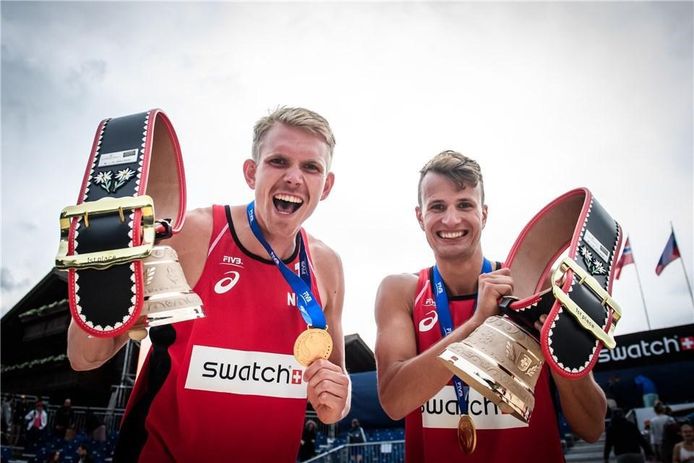 Stefan Boermans (links) en Yorick de Groot behaalden onlangs in Gstaad hun eerste grote toernooizege. Dankzij de goede resultaten van de laatste tijd zijn ze volgende maand tijdens het EK als vijfde geplaatst.