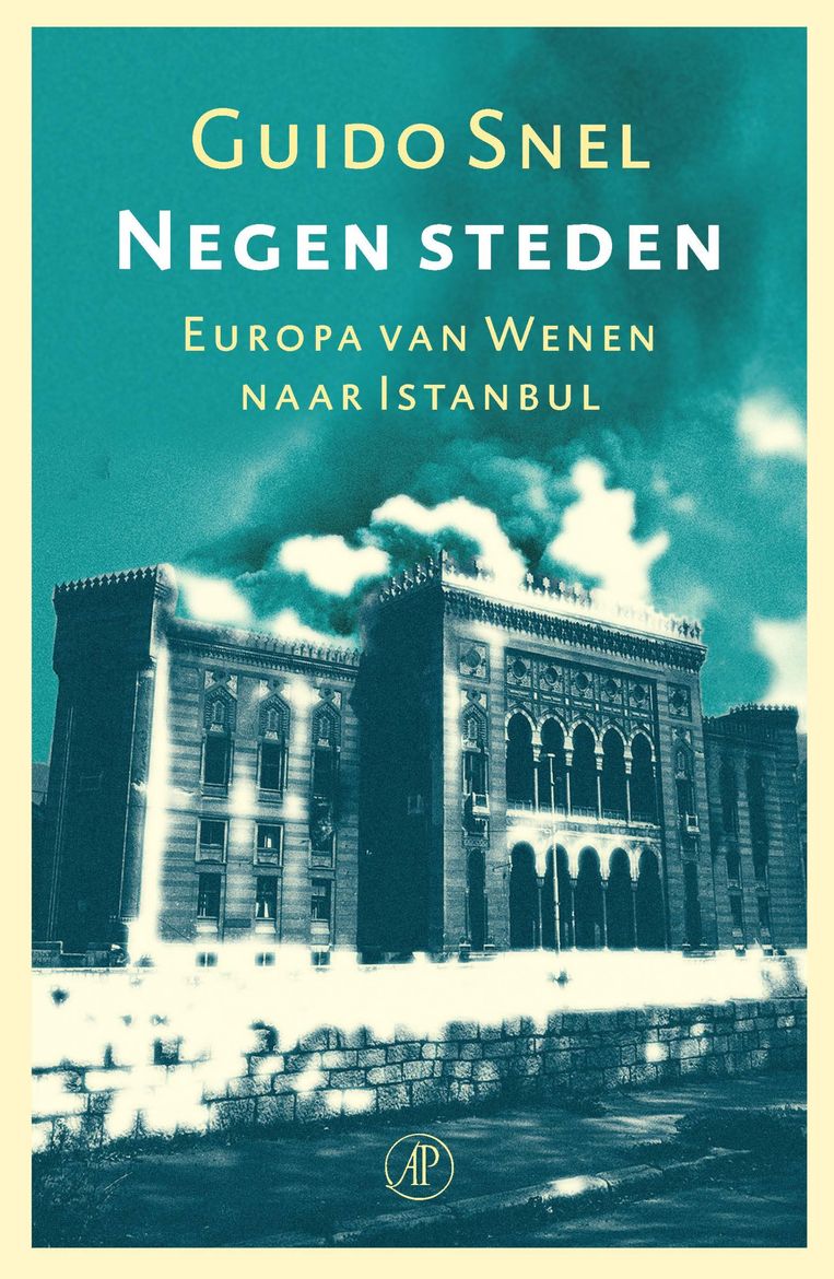 Guido Snel, 'Negen steden. Europa van Wenen naar Istanbul', De Arbeiderspers, 560 p., 27,50 euro. Beeld rv