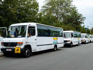 Nieuw dieptepunt in busvervoer buitengewoon onderwijs: leerkrachten moeten leerlingen zelf thuis oppikken