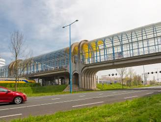 Mandelabrug over A12 wankelt omdat er 30 jaar geleden een 1’tje ontbrak in de berekening