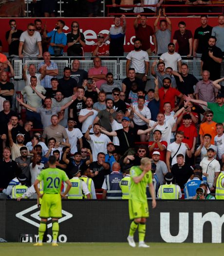 Fans Manchester United niet zomaar voorstander nieuwe eigenaar: ‘Hij moet investeren in spelers’