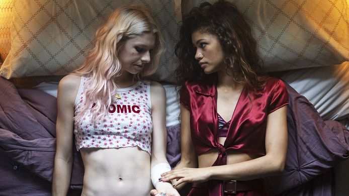 Hunter Schafer (Jules Vaughn) en Zendaya (Rue Bennett) in 'Euphoria'.