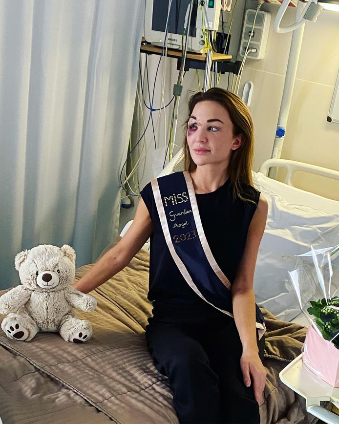 Chayenne Van Aarle sur son lit d'hôpital.