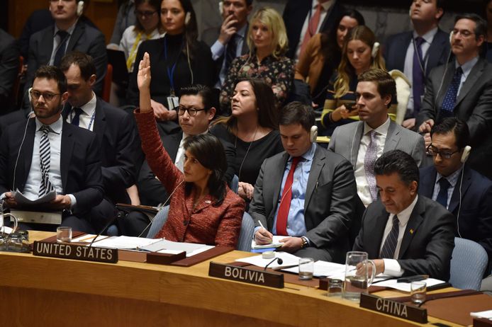 Nikki Haley, de Amerikaanse ambassadeur bij de Verenigde Naties, stemde vannacht tegen een Russische resolutie over Syrië.