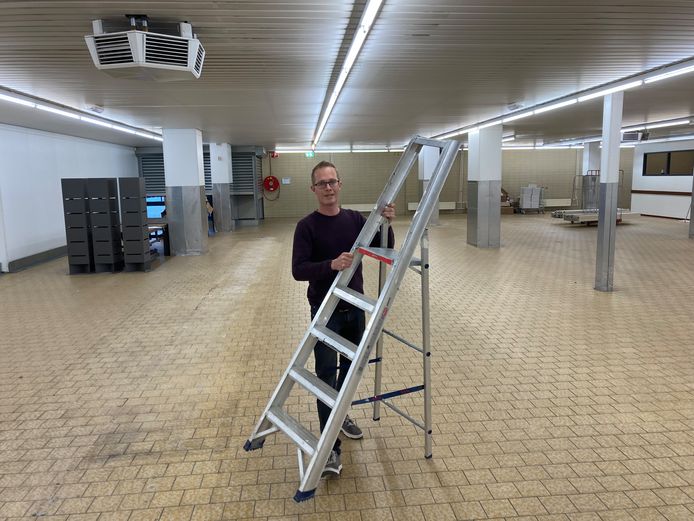 John van de Burgt gaat in de voormalige Aldi in Zeeland een outlet beginnen