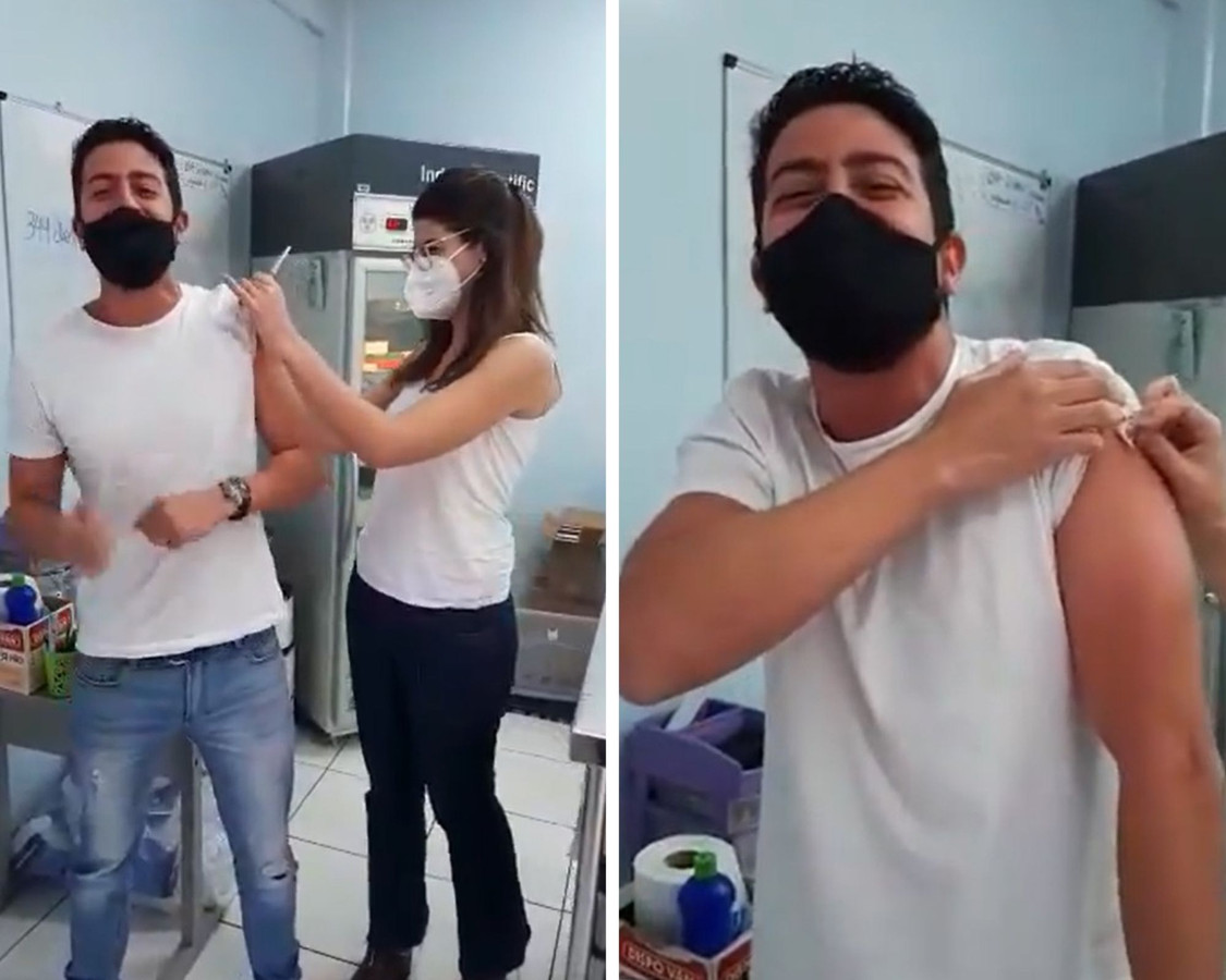 Un journaliste fait vivre sa vaccination contre le Covid-19 comme s'il commentait un match de football.