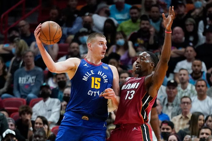 24 points, 15 rebonds, 7 assists: le MVP est de retour en NBA.