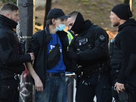 Un important campement de consommateurs de crack évacué par la police à Paris