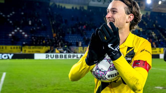 NAC neemt topscorer Velanas de aanvoerdersband af