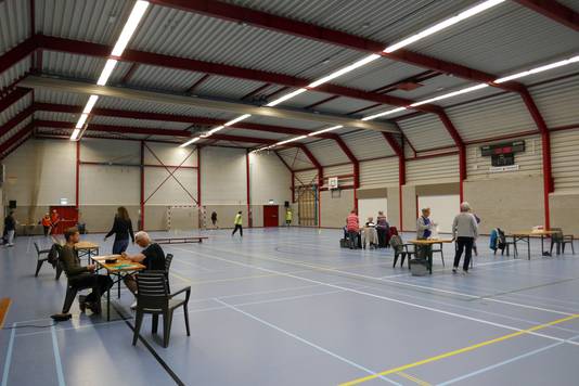 Sporthal De Panoven in Giesbeek biedt tijdens de fittest een tamelijk lege aanblik.