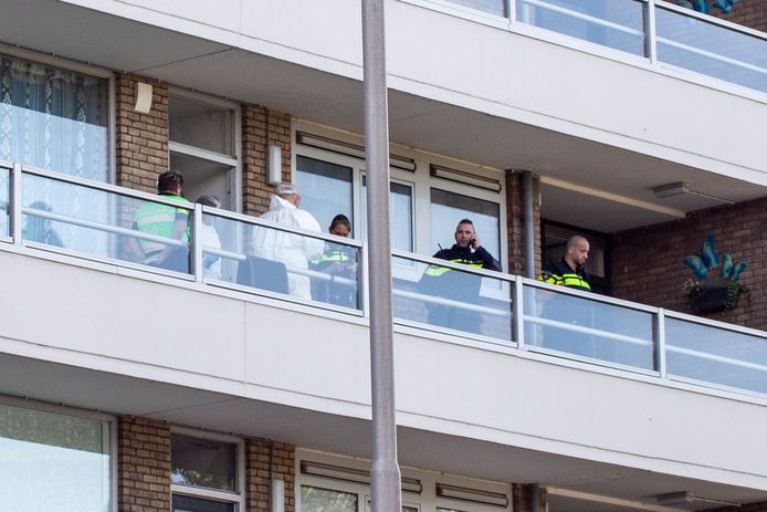Op donderdag 29 juli 2021 werd er in een woning aan de Kapitein Horsmanflat in Zwijndrecht een groot politieonderzoek gedaan.