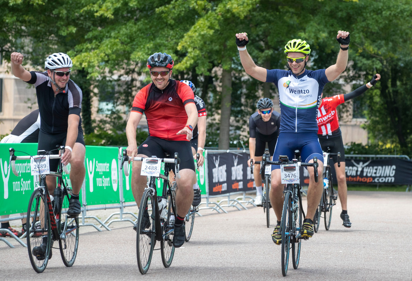 Laatste Jan Janssen Classic trekt 2.600 deelnemers Foto AD.nl