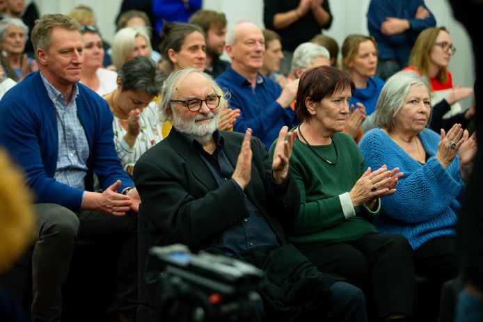 Het publiek in de assisenzaal applaudisseerde luid bij het uitspreken van de vrijspraak.