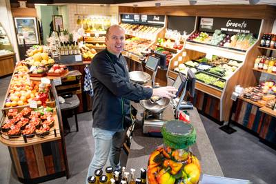 Groenteman uit Goor breidt zaak uit voor maaltijdsalades en kant-en-klaar maaltijden