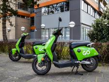 Deelscooters in Zwolle zorgen voor stroom aan klachten; is het echt zo makkelijk om de scooter fout te parkeren?