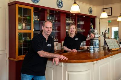 Corné Klijsen (54) tapt eind oktober zijn laatste biertje in Café Elsakker: einde van meer dan 100 jaar familiegeschiedenis