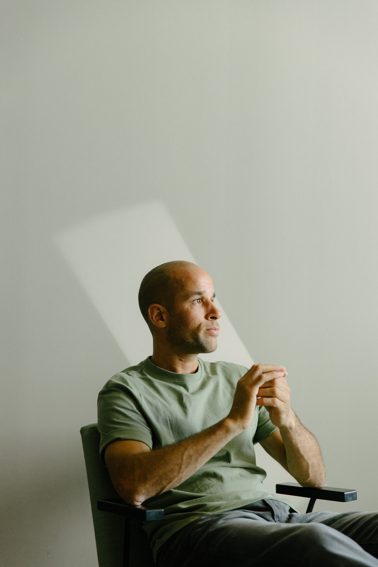 Eché Janga dacht na de Filmacademie lang dat hij de boel bedonderde.  Beeld Tom van Huisstede