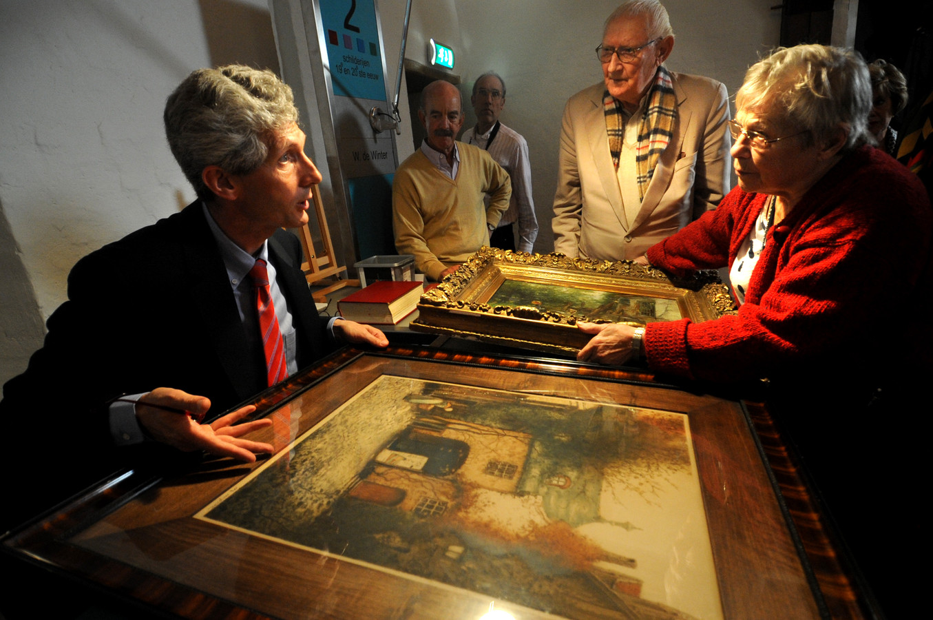 Opname van Tussen Kunst en Kitsch in Bevrijdingsmuseum Foto AD.nl