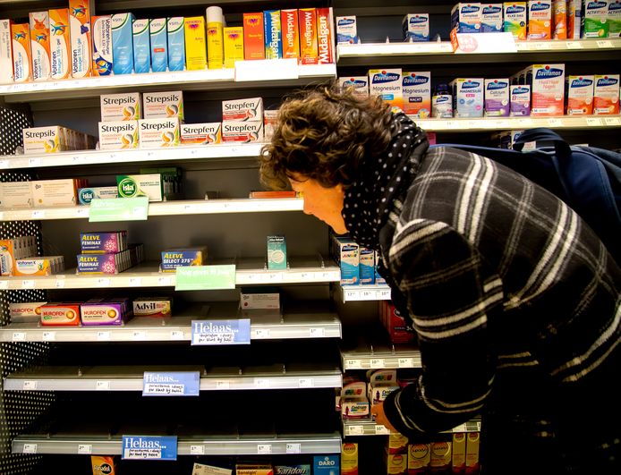 Paracetamol is populair in Nederland. Tijdens de coronacrisis werd de pijnstiller op grote schaal gehamsterd.