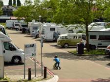 Invasie van campers op pleintje: handhaven is dweilen met de kraan open