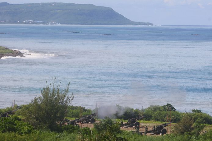 Soldaten van het Taiwanese leger gebruikten 155mm howitzers tijdens de militaire oefening.