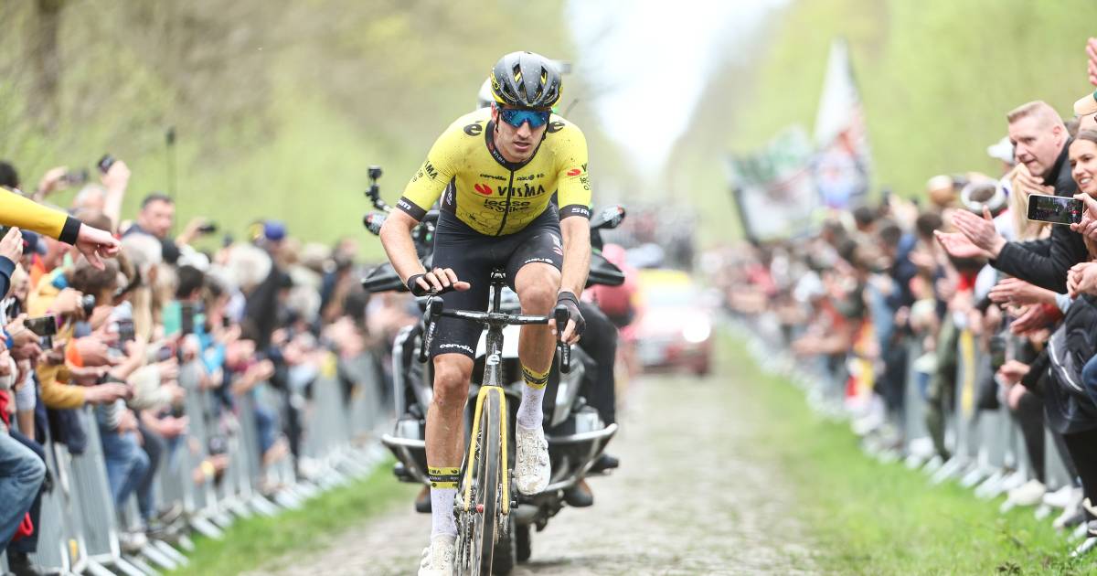 Tim van Dijke verliest achtste plek in Parijs-Roubaix