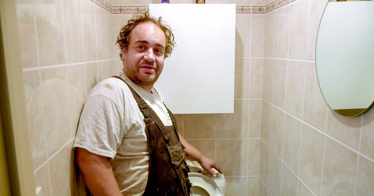 Wat moet je doen als je toilet verstopt is? En wat kost het? Experten geven advies “Vochtige