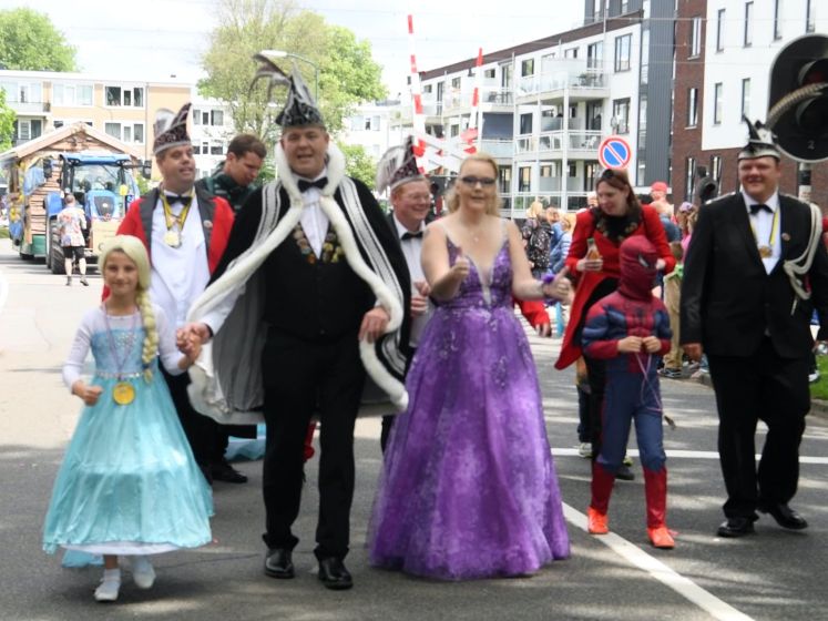 IJsselstein viert carnaval in de zomer: 'Is effe wennen'