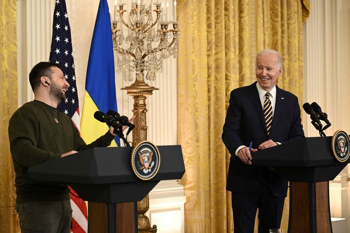Oekraïens president Zelensky en Amerikaans president Joe Biden gaven zonet een persconferentie in de feestelijke East Room van het Witte Huis.