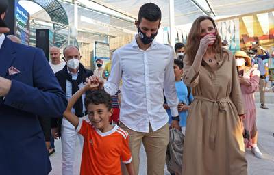 “Ik heb het tennis écht gemist na al de controverse”: Djokovic geniet van warm welkom in Dubai