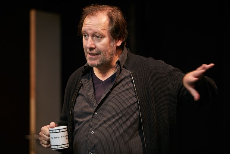 Frank Feys, aan het lesgeven in zijn Actors Workshop Barcelona.  Beeld Mark Schardan 