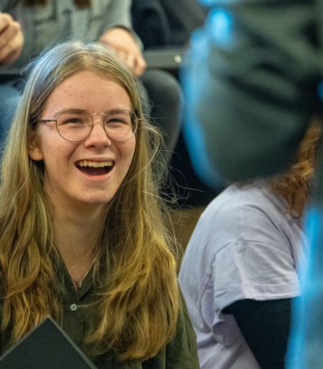 Harpiste Megan (17) uit Zwolle is gek op klassieke muziek: ‘Je maakt je eigen verhaal’