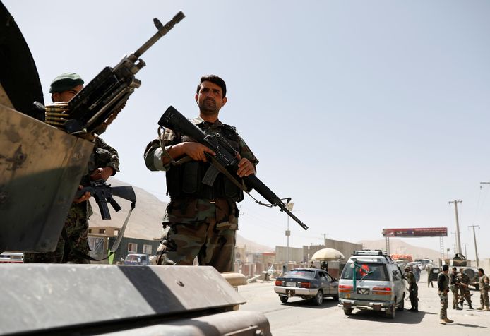 Het Afghaans leger bewaakt een checkpoint.