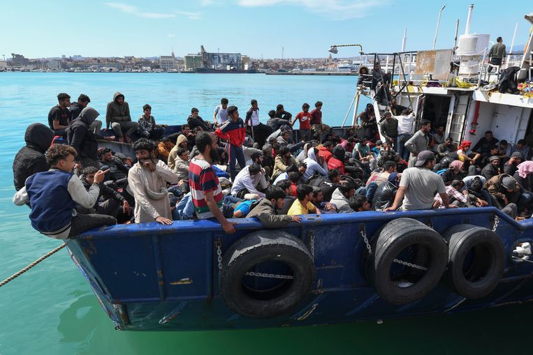 Il primo ministro italiano ha promesso di fermare l’immigrazione clandestina, ma ora è alle prese con la realtà