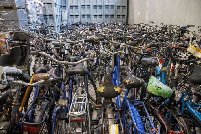 Alle fietsen die bij  De Kringloper worden binnengebracht, moeten geregistreerd worden.