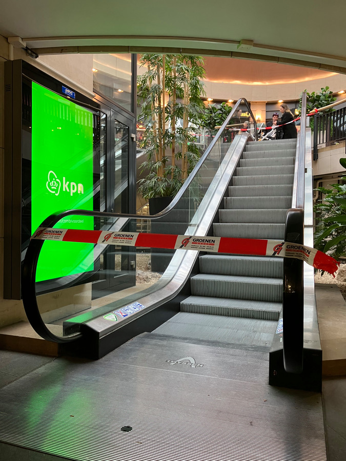 Drie kinderen kwamen in zeven weken tijd vast te zitten in roltrap ...