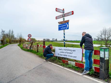 Ook in Nieuwkoop klinkt gemopper over afsluiting Ziendeweg: raadslid wil desnoods Alphen voor rechter slepen