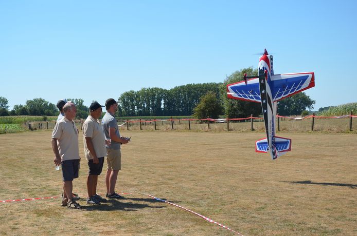 De fly-in van de 20-jarige modelluchtvaartclub 'The Little Wings’ uit Heldergem (Haaltert).