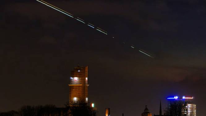 Wauw! Utrechter Frederik maakt adembenemende video van Jupiter en Saturnus boven de Domtoren