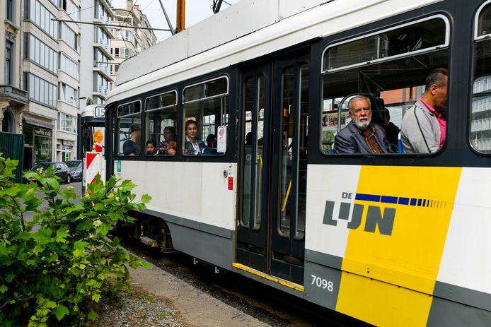 Een tram van De Lijn in Antwerpen.