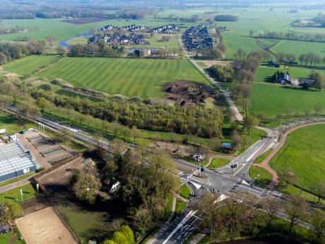Miljoenen kostende geluidswal in Raalte moet gemeente zelf ophoesten: ‘Geen andere opties’